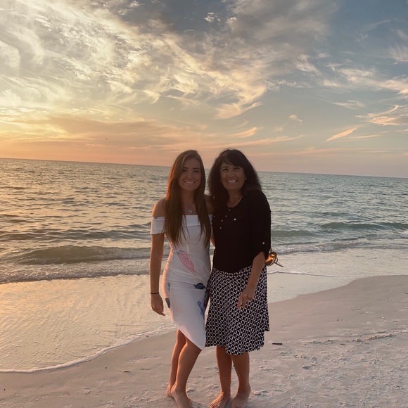 Meet your Posher, Lorri - Picture 1 of 1